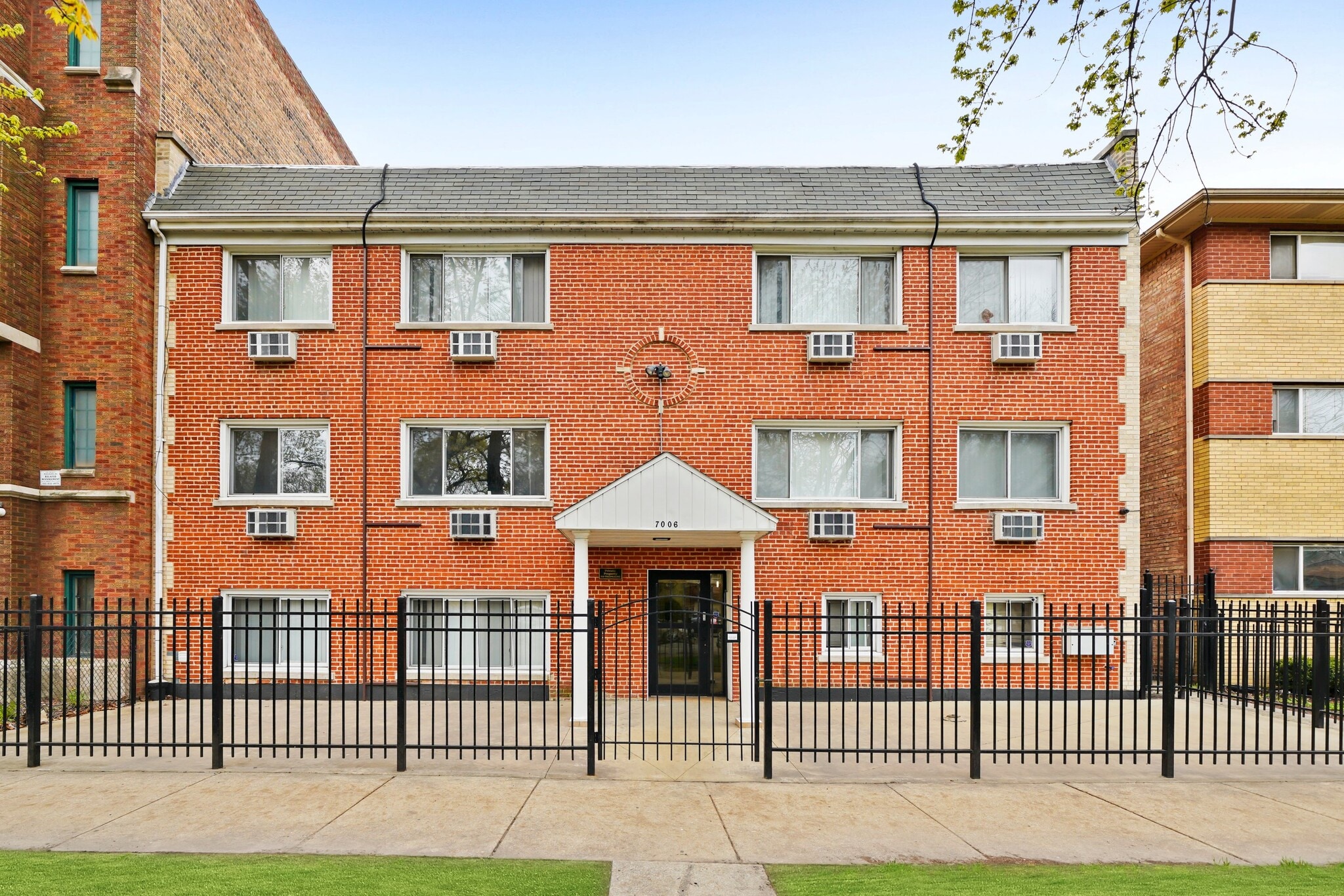 7006 S Cregier, Chicago, IL for sale Primary Photo- Image 1 of 18