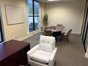 305 Cimarron Trl, Irving, TX for lease Interior Photo- Image 2 of 6