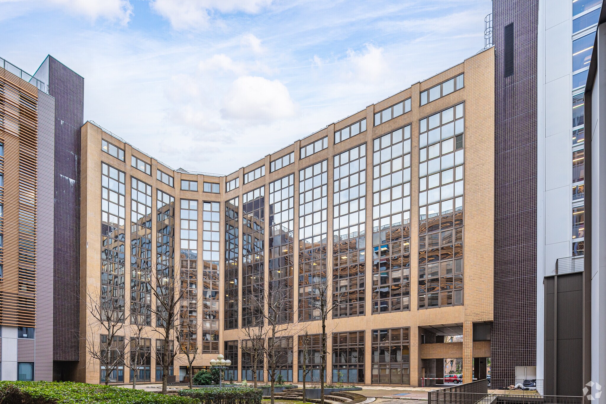 33-43 Rue Des 3 Fontanot, Nanterre for lease Primary Photo- Image 1 of 4