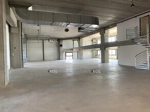 Flex in Colombes for lease Building Photo- Image 1 of 6