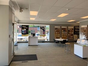 411-457 Standale Plz NW, Grand Rapids, MI for lease Interior Photo- Image 2 of 6