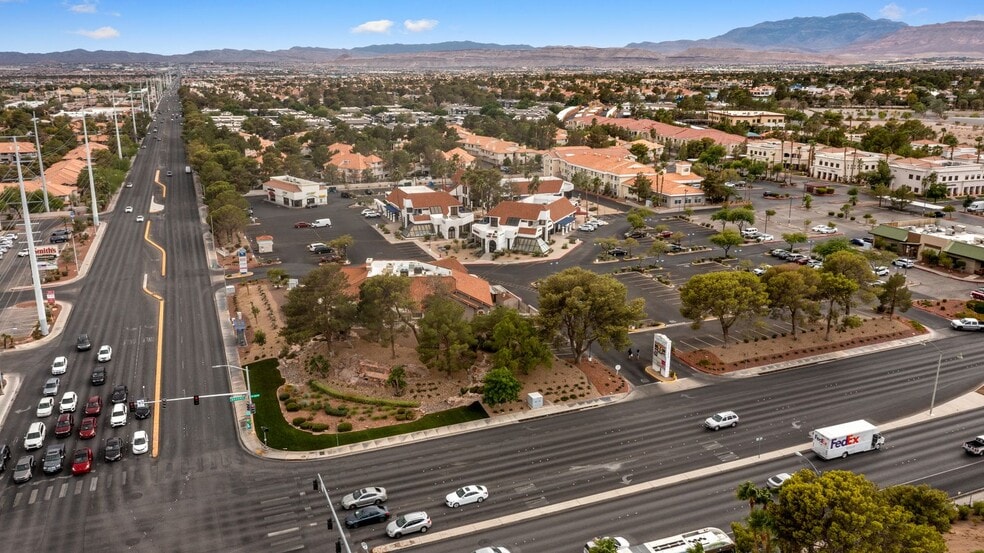 8601-8663 W Sahara Ave, Las Vegas, NV à louer - Photo du bâtiment - Image 3 de 13