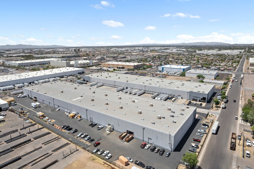 1439 S 40th Ave, Phoenix, AZ à louer - Photo du bâtiment - Image 2 de 6