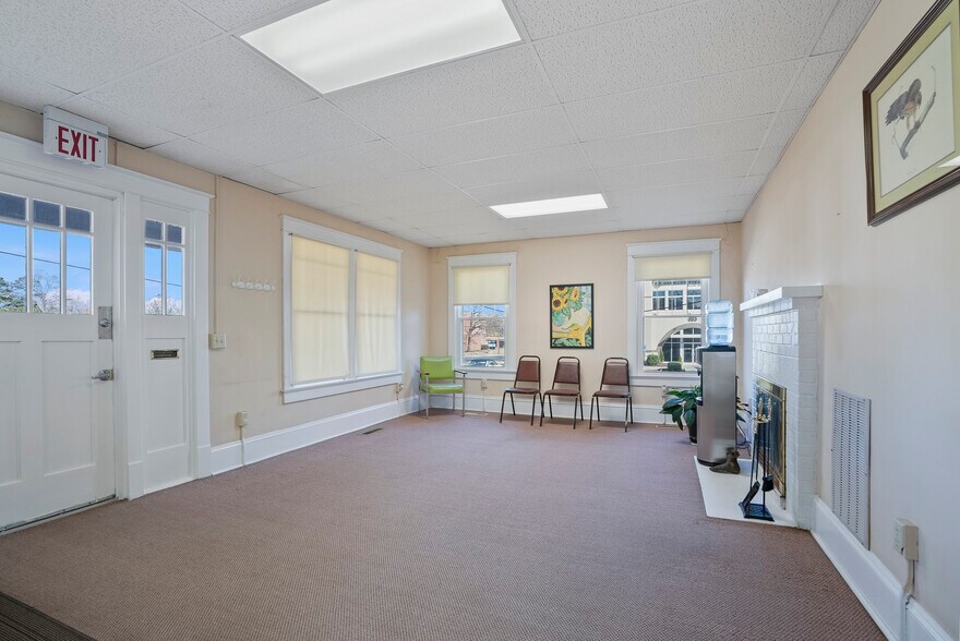 611 Carthage St, Sanford, NC à louer - Photo intérieure - Image 2 de 44