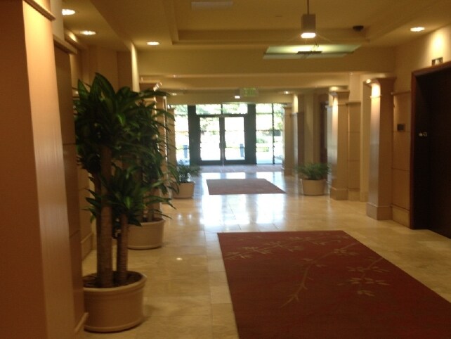 1305 Mall of Georgia Blvd, Buford, GA à louer - Hall d’entrée - Image 2 de 21