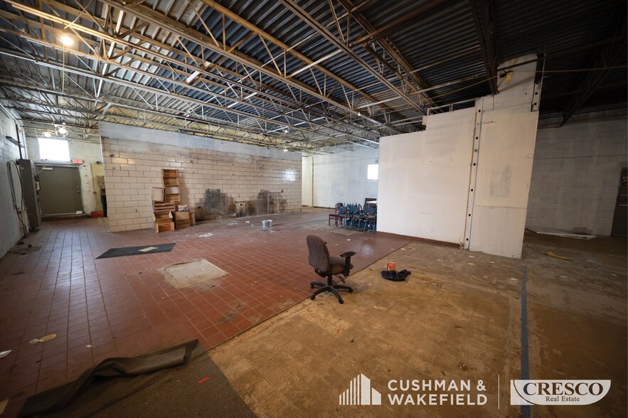 3040-3048 Saint Clair Ave NE, Cleveland, OH à vendre - Photo du bâtiment - Image 3 de 3