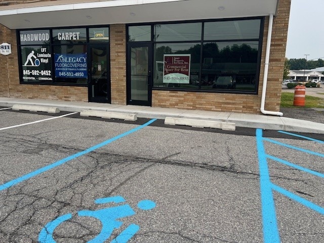 827-829 Route 82, East Fishkill, NY for lease Building Photo- Image 1 of 1