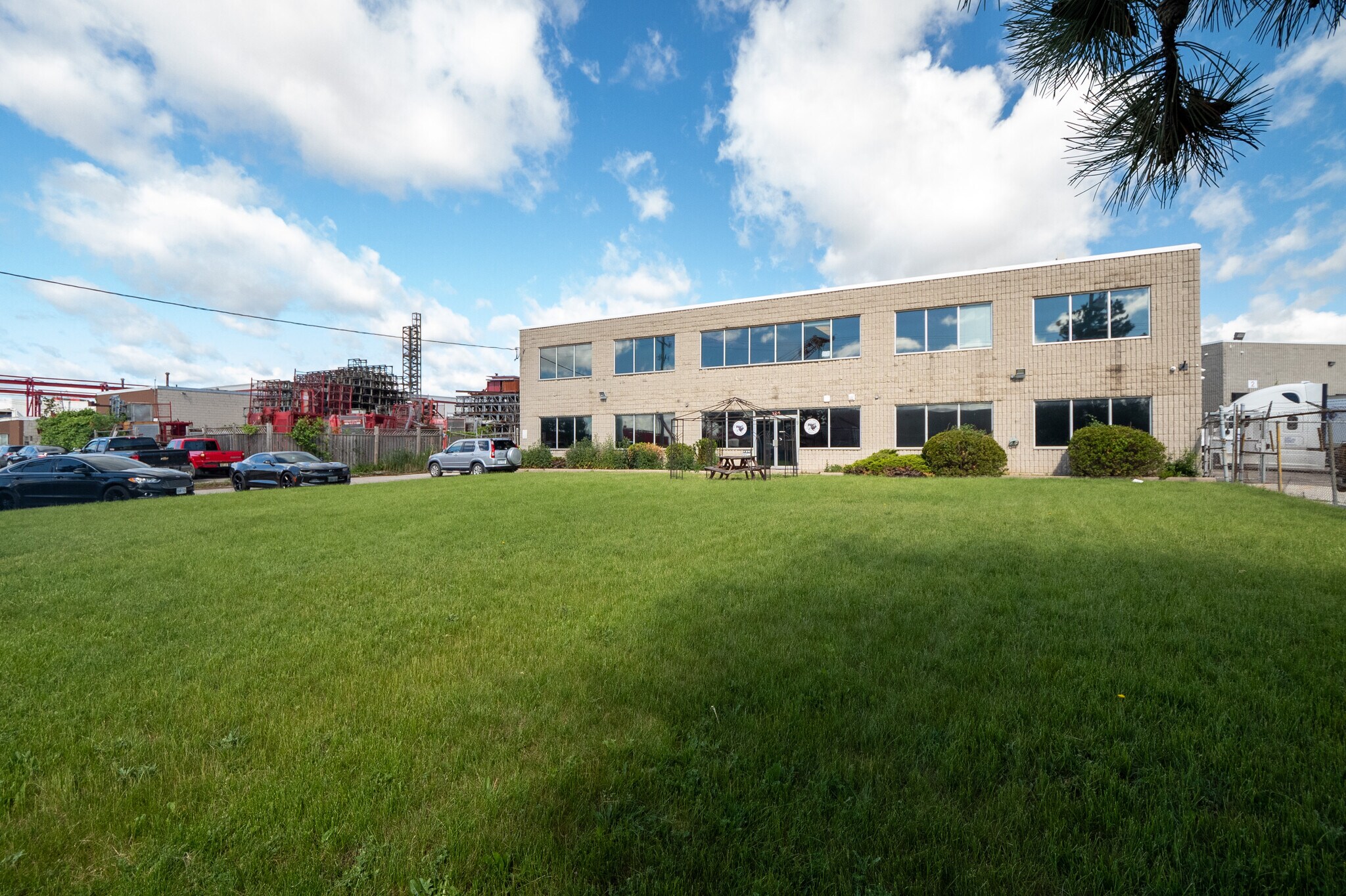 124 Commercial Rd, Caledon, ON à vendre Photo du bâtiment- Image 1 de 1