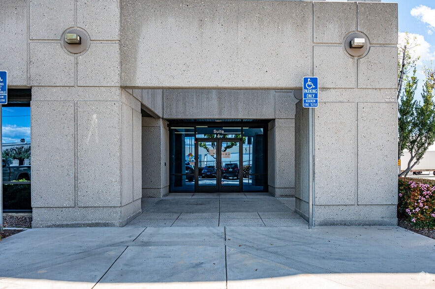 1320 S Baker Ave, Ontario, CA for lease - Building Photo - Image 3 of 6