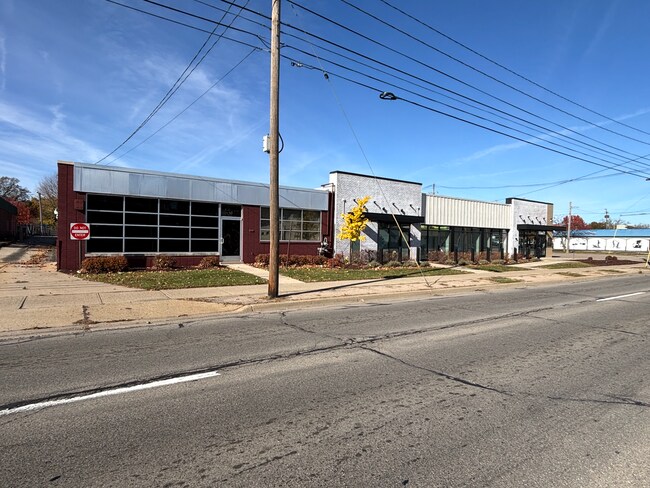 More details for 2508-2518 S Cedar St, Lansing, MI - Retail for Sale