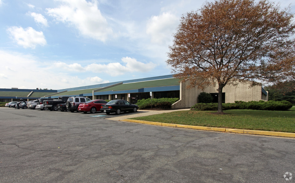 16201 Trade Zone Ave, Upper Marlboro, MD for lease - Building Photo - Image 2 of 4