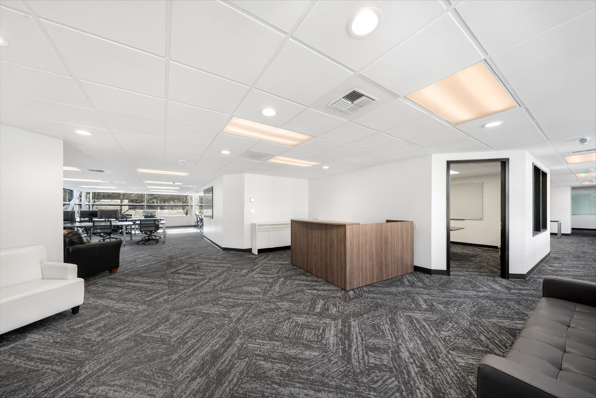 127 Bellevue Way SE, Bellevue, WA for lease Interior Photo- Image 1 of 8