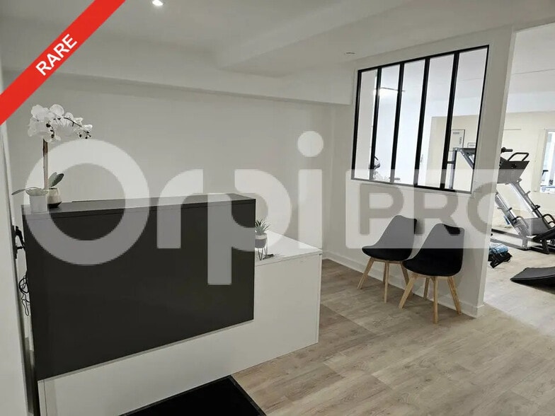 Office in Melun for sale - Interior Photo - Image 2 of 8