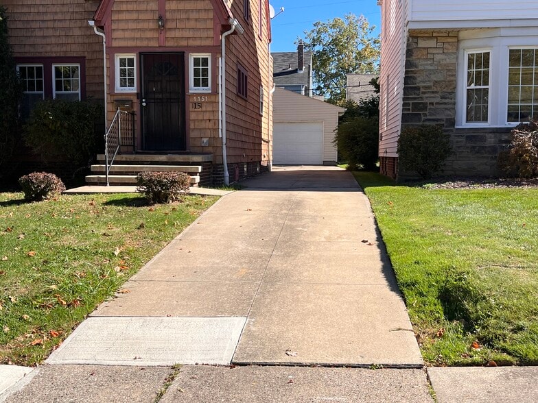 Cleveland Suburban Cash Flow portfolio of 7 properties for sale on LoopNet.ca - Building Photo - Image 2 of 68