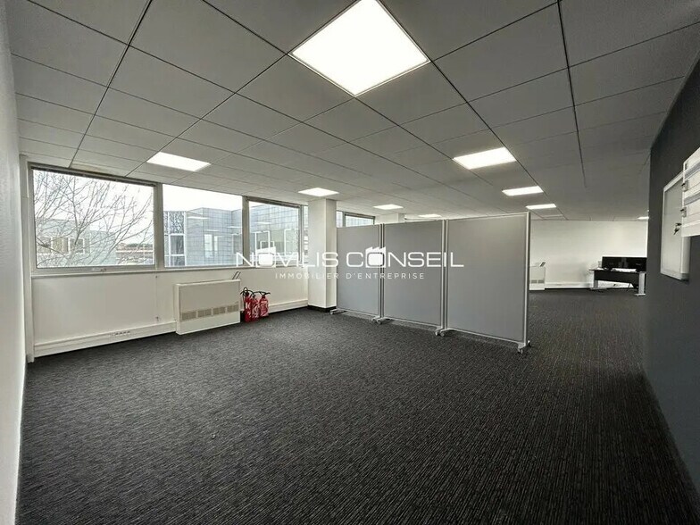 Office in Labège for lease - Building Photo - Image 3 of 4