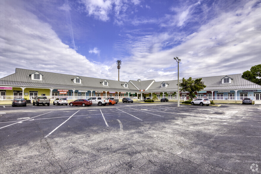 5915 Memorial Hwy, Tampa, FL for lease - Building Photo - Image 1 of 10