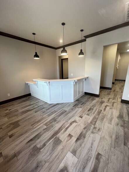 17935 N Pennsylvania Ave, Edmond, OK à louer - Photo du bâtiment - Image 2 de 26