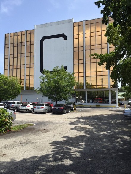 800 E Broward Blvd, Fort Lauderdale, FL à vendre - Photo du bâtiment - Image 2 de 10