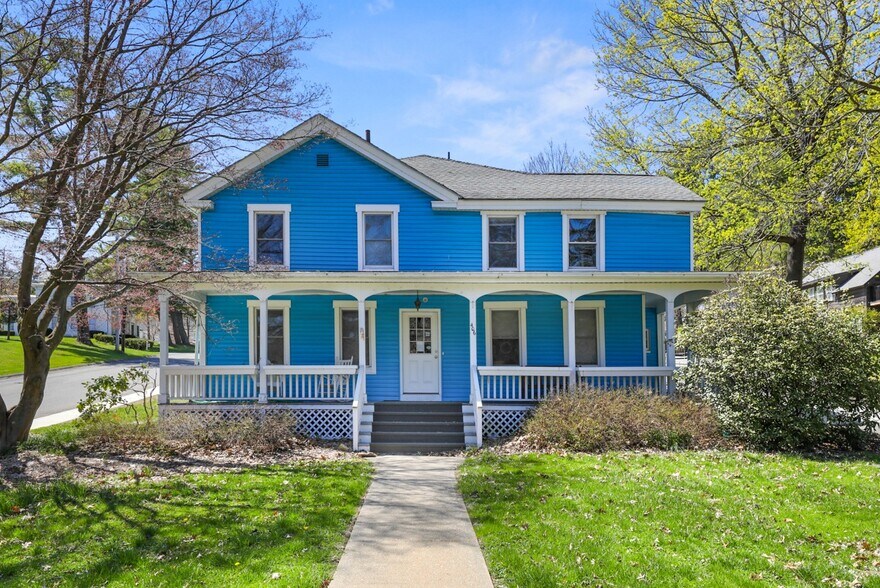 406 Main St, Great Barrington, MA à louer - Photo principale - Image 1 de 32