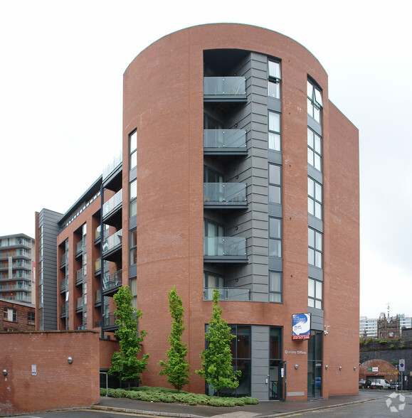 Bury St, Salford for lease - Primary Photo - Image 1 of 6