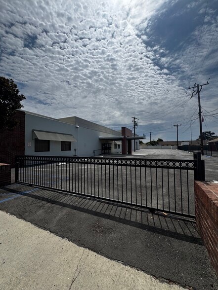 12130 Paramount Blvd, Downey, CA for lease - Building Photo - Image 2 of 10