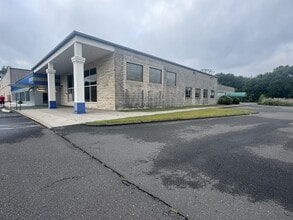 1315 John Fitch Blvd, South Windsor, CT for lease Interior Photo- Image 2 of 6