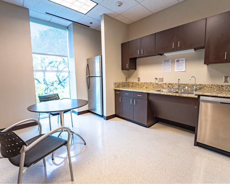 17339 Redland Rd, San Antonio, TX à louer - Photo intérieure - Image 3 de 24