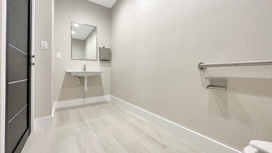 6700 NE 2nd Ct, Miami, FL for sale Interior Photo- Image 2 of 21