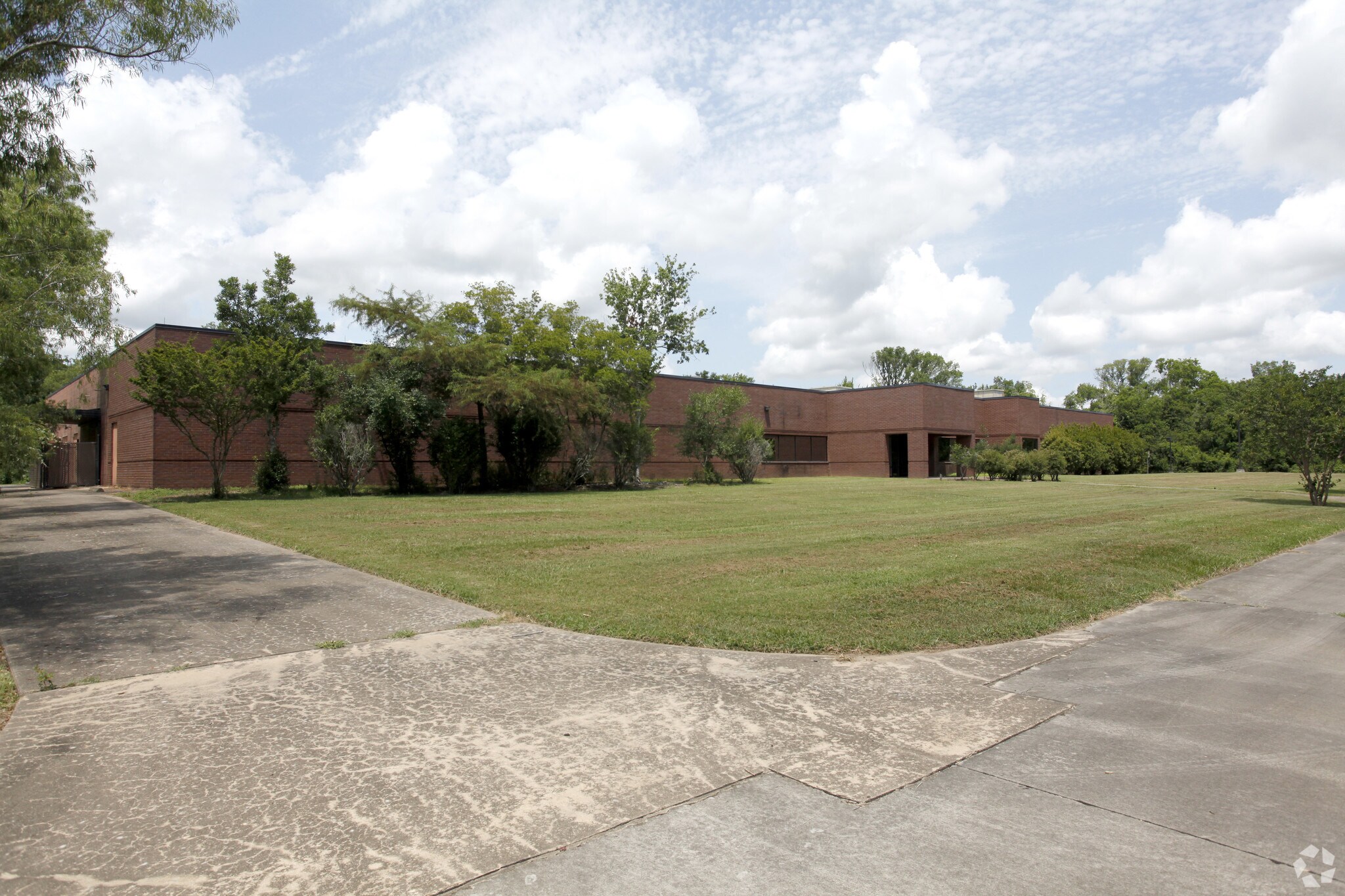 4023 Technology Dr, Angleton, TX à louer Photo principale- Image 1 de 6