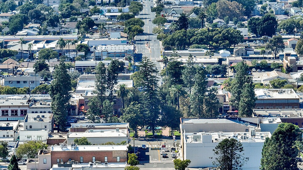 729-733 E Chapman Ave, Orange, CA à louer - Photo du bâtiment - Image 3 de 29