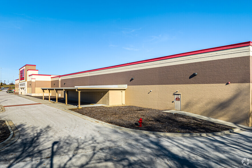 7641 E Frontage Rd, Overland Park, KS for lease - Building Photo - Image 3 of 27