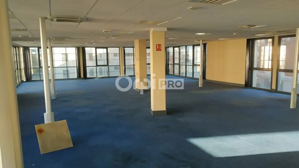 Office in Reims for lease - Interior Photo - Image 3 of 8