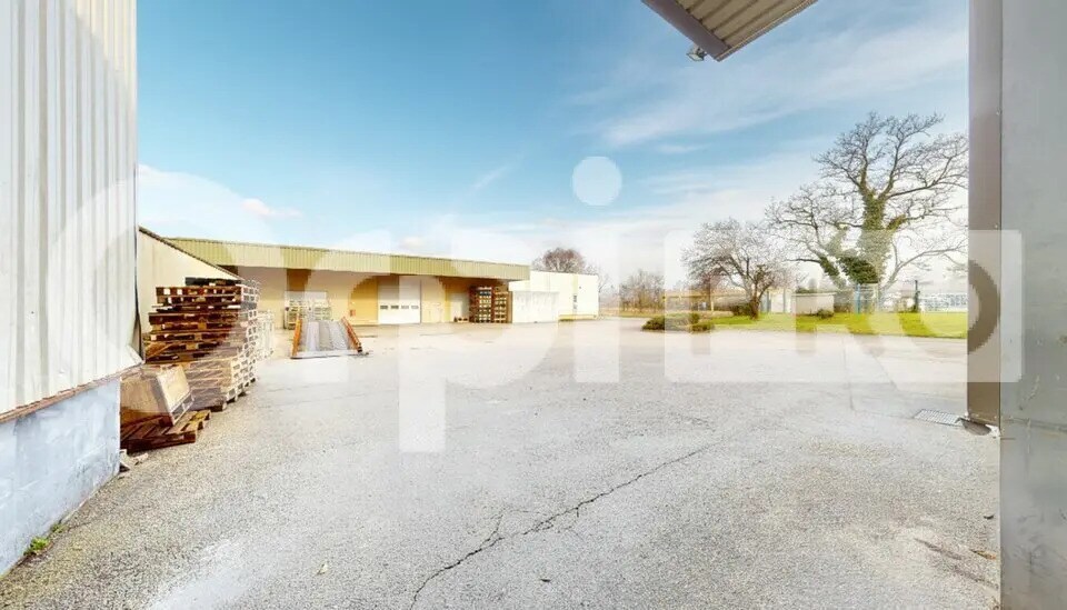 Industrial in Saint-Quentin-Fallavier for sale - Building Photo - Image 3 of 4