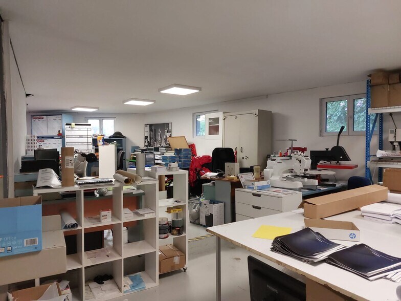 Flex in La Seyne-sur-Mer for lease - Interior Photo - Image 2 of 5