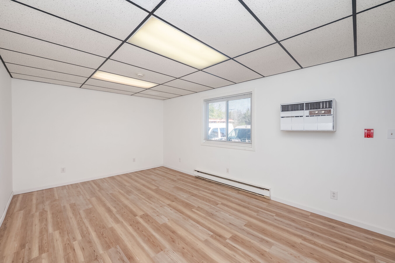 16 Kingston Rd, Exeter, NH 03833 - Unité 1 - - Photo intérieure - Image 1 of 17