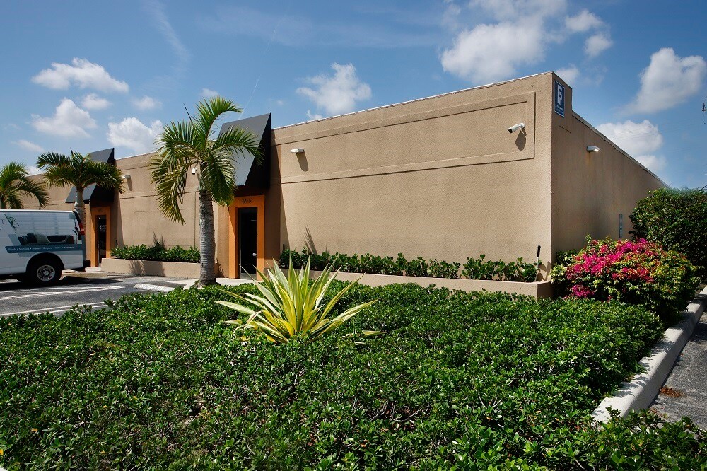 4003-4015 NE 6th Ave, Oakland Park, Oakland Park, FL à louer Photo du bâtiment- Image 1 de 14
