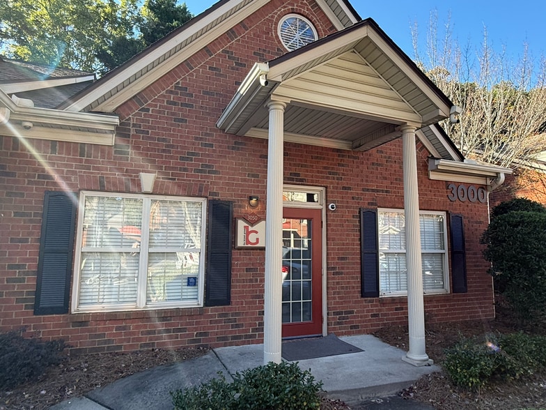 1275 Shiloh Rd, Kennesaw, GA à louer - Photo du bâtiment - Image 2 de 13