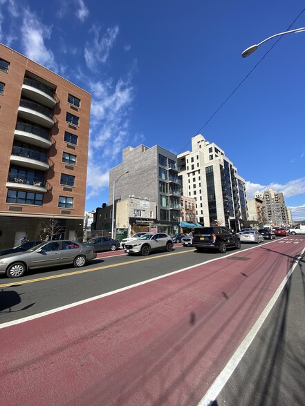 2808 21st St, Astoria, NY for sale - Building Photo - Image 1 of 1