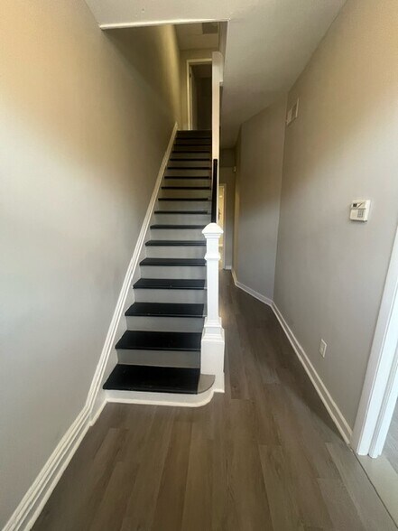 2302 W Main St, Richmond, VA à louer - Photo intérieure - Image 2 de 10