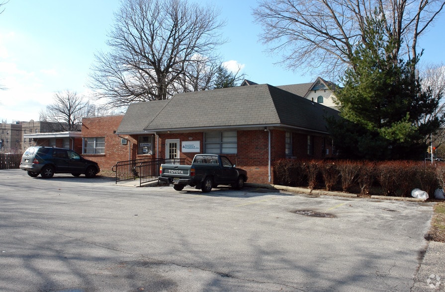 85 N Lansdowne Ave, Lansdowne, PA for lease - Building Photo - Image 2 of 5