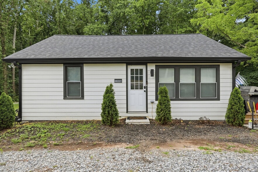12836 Cumming Hwy, Canton, GA for sale - Building Photo - Image 3 of 38