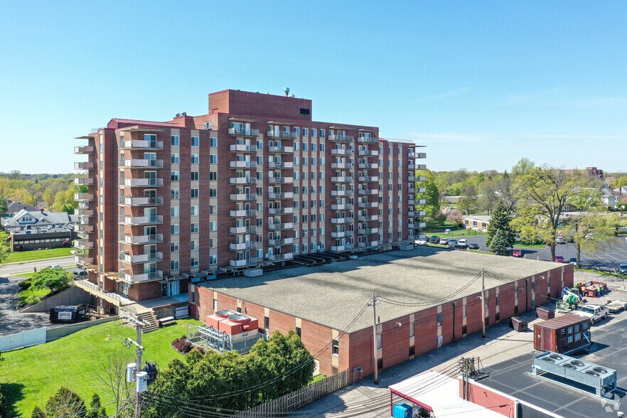 2100 E High St, Springfield, OH à louer - Photo du bâtiment - Image 2 de 30