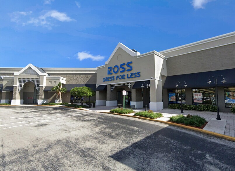 2212-2298 N Congress Ave, Boynton Beach, FL à louer - Photo du bâtiment - Image 3 de 9