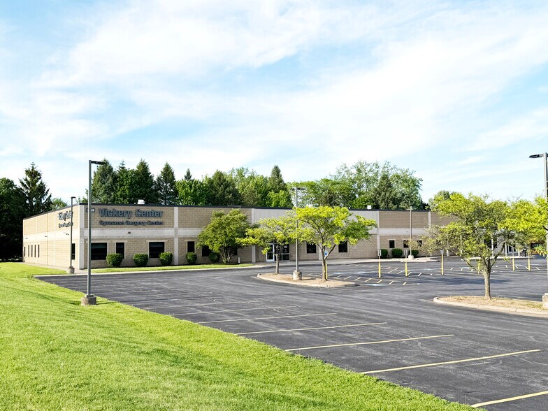 3400 Vickery Rd, North Syracuse, NY à louer - Photo du bâtiment - Image 2 de 10