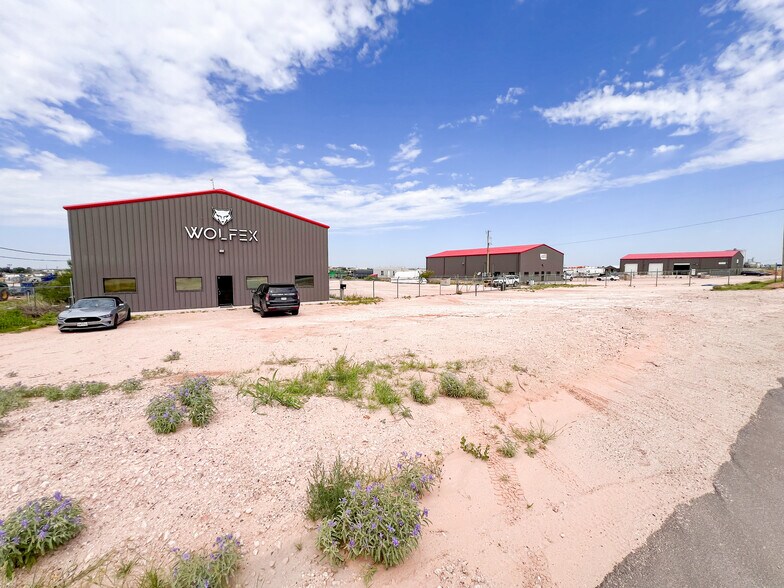 3719 N County Road 1148, Midland, TX à vendre - Photo du bâtiment - Image 2 de 51