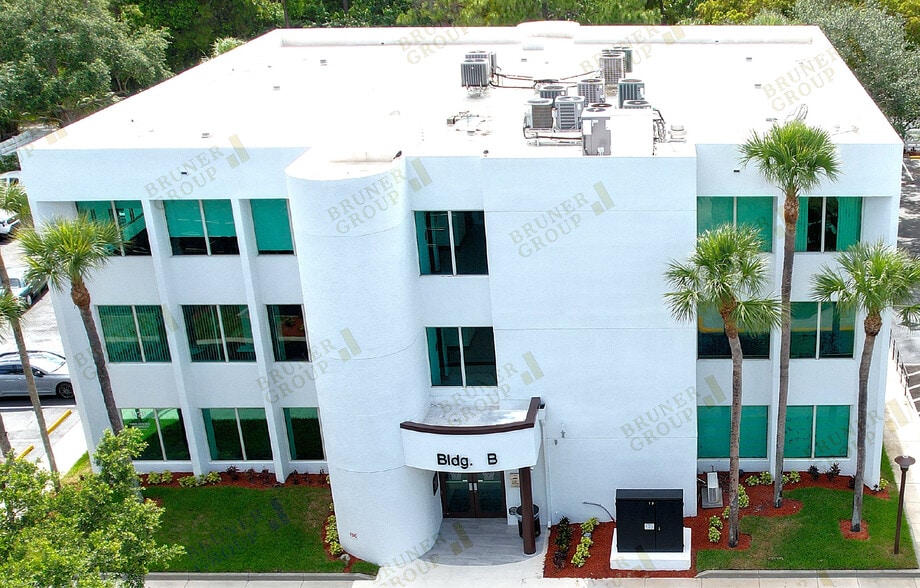 8895 N Military Trl, Palm Beach Gardens, FL for lease - Building Photo - Image 3 of 12