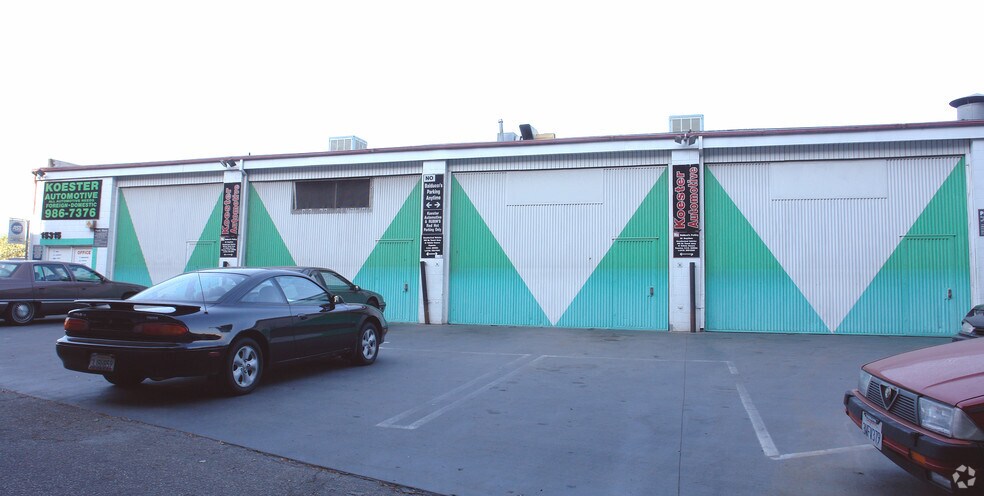 15315 Dickens St, Sherman Oaks, CA à vendre - Photo du bâtiment - Image 2 de 3