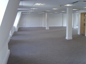 13-19 London Rd, Newbury for lease Interior Photo- Image 1 of 2