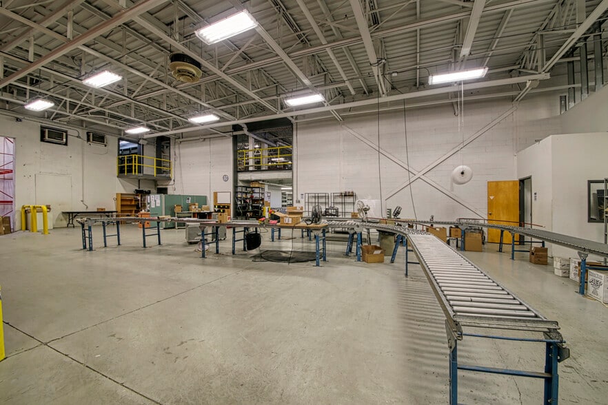 8455 Boul Langelier, Montréal, QC à louer - Photo intérieure - Image 2 de 18