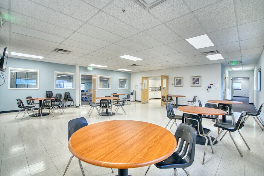 6810 Winchester Cir, Boulder, CO à vendre - Photo du bâtiment - Image 3 de 20
